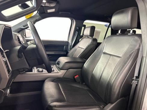Used 2018 Ford Expedition XLT w/ Equipment Group 201A AWD/4WD image 22
