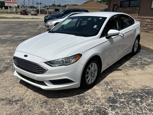Used 2018 Ford Fusion S FWD image 3