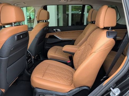 Used 2025 BMW X7 xDrive40i w/ Premium Package AWD/4WD image 27
