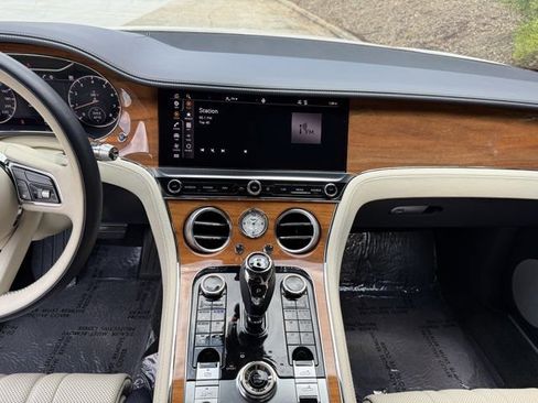 Used 2023 Bentley Continental GT V8 image 4