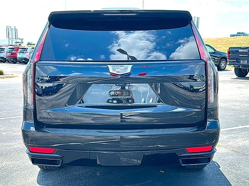 Used 2023 Cadillac Escalade Sport w/ Touring Package RWD image 7