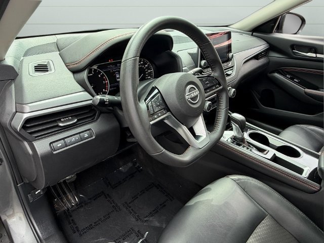 Used 2023 Nissan Altima 2.5 SR FWD image 10