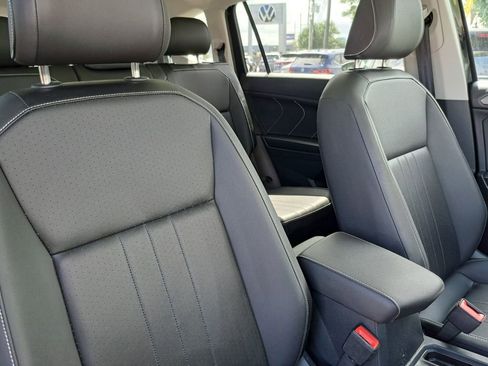 Used 2023 Volkswagen Tiguan SE w/ Panoramic Sunroof Package FWD image 20