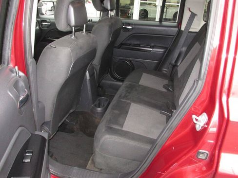 Used 2014 Jeep Patriot Latitude FWD image 15