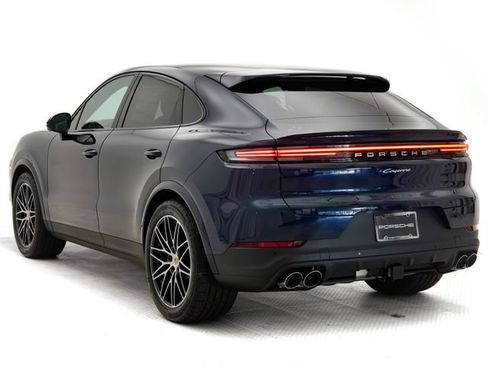 Certified 2026 Porsche Cayenne Coupe AWD/4WD image 3
