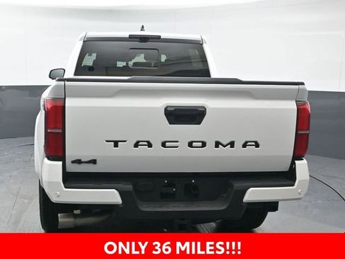 Used 2024 Toyota Tacoma TRD Sport image 5