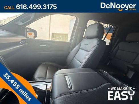 Used 2025 GMC Yukon Denali AWD/4WD image 28