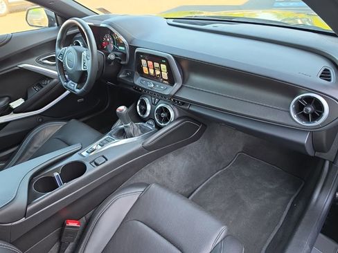 Used 2016 Chevrolet Camaro SS RWD image 33