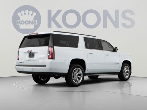 Used 2017 GMC Yukon XL SLT w/ Open Road Package AWD/4WD image 4