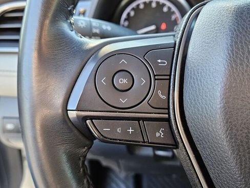 Used 2022 Toyota Camry SE image 25