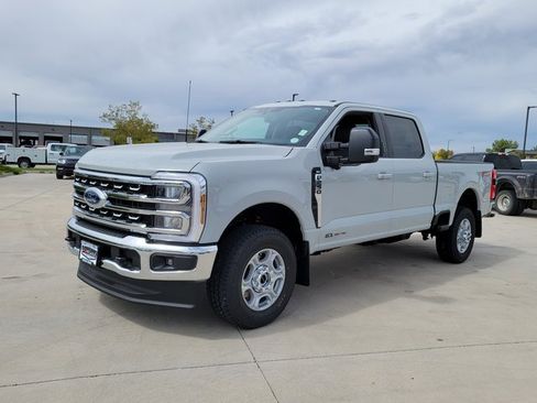 New 2026 Ford F250 XLT w/ XLT Premium Package image 4