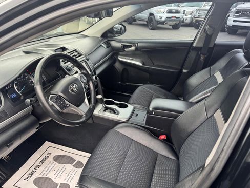 Used 2014 Toyota Camry SE FWD image 9