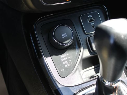Used 2018 Jeep Compass Limited w/ Safe & Security Group AWD/4WD image 20
