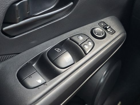 Certified 2025 Nissan Kicks Play S FWD image 23