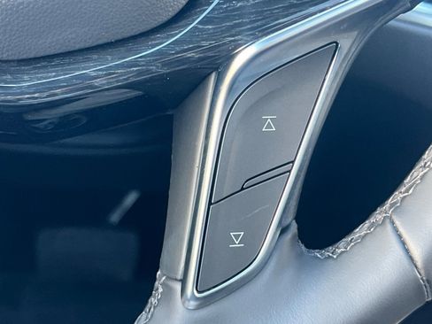 Used 2025 Cadillac XT5 Premium Luxury image 37