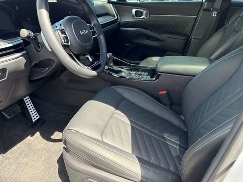 Certified 2025 Kia Sorento SX Prestige AWD/4WD image 4