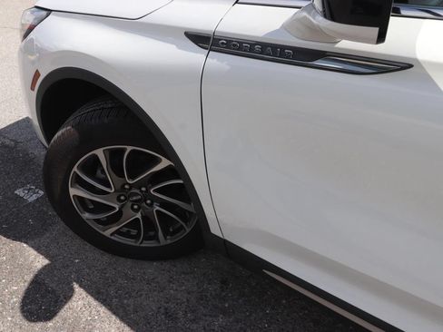 Used 2022 Lincoln Corsair FWD image 3