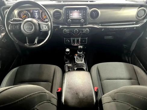 Used 2018 Jeep Wrangler Sport AWD/4WD image 13