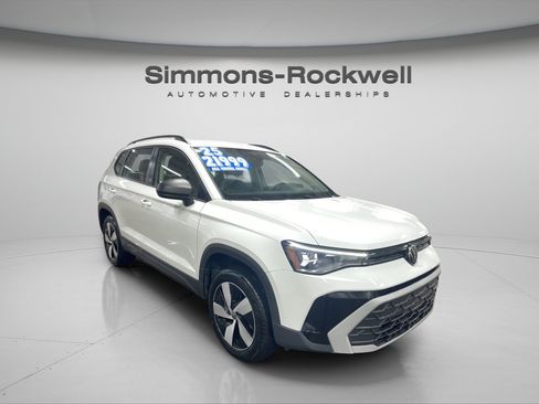 Used 2025 Volkswagen Taos S AWD/4WD image 7