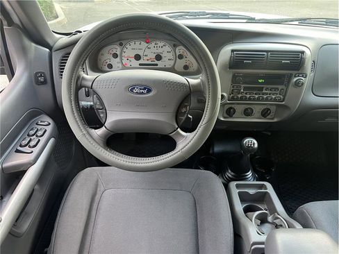 Used 2001 Ford Explorer Sport Trac 2WD image 13