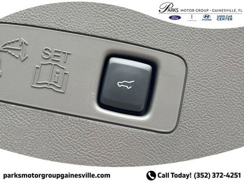 New 2024 Lincoln Corsair Reserve w/ Equipment Group 202A image 9