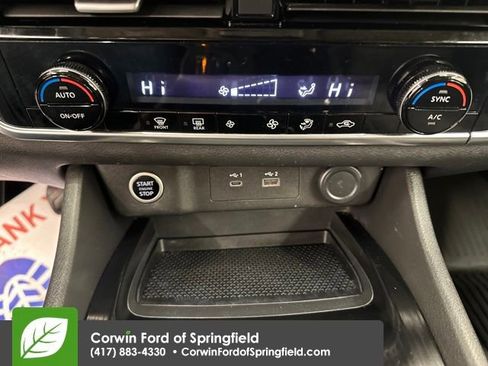 Used 2021 Nissan Rogue SV image 36