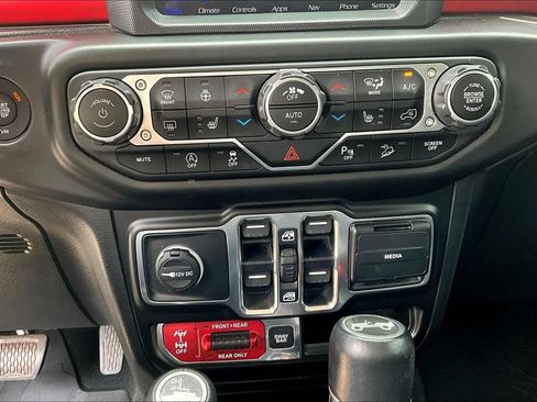 Used 2020 Jeep Wrangler Unlimited Rubicon AWD/4WD image 15