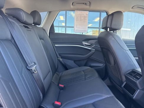 Used 2021 Audi e-tron Premium w/ Convenience Plus Package image 15