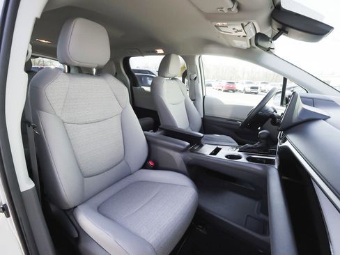 Used 2023 Toyota Sienna LE image 42