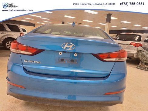 Used 2017 Hyundai Elantra SE image 28