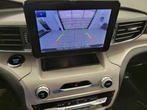 Used 2023 Ford Explorer XLT w/ Equipment Group 202A AWD/4WD image 15