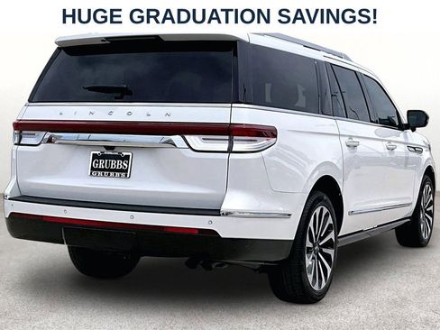 Used 2024 Lincoln Navigator L Reserve AWD/4WD image 2