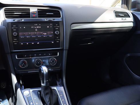 Used 2019 Volkswagen Golf SE w/ Driver Assistance Package FWD image 43
