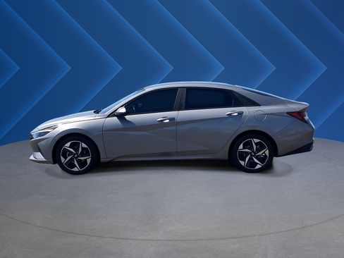 Certified 2023 Hyundai Elantra SEL w/ Convenience Package FWD image 6