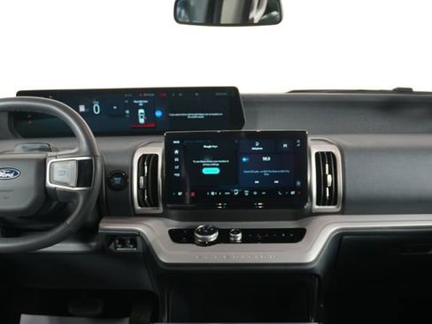 Certified 2025 Ford Expedition Active AWD/4WD image 27