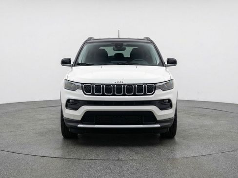 Used 2025 Jeep Compass Limited image 2