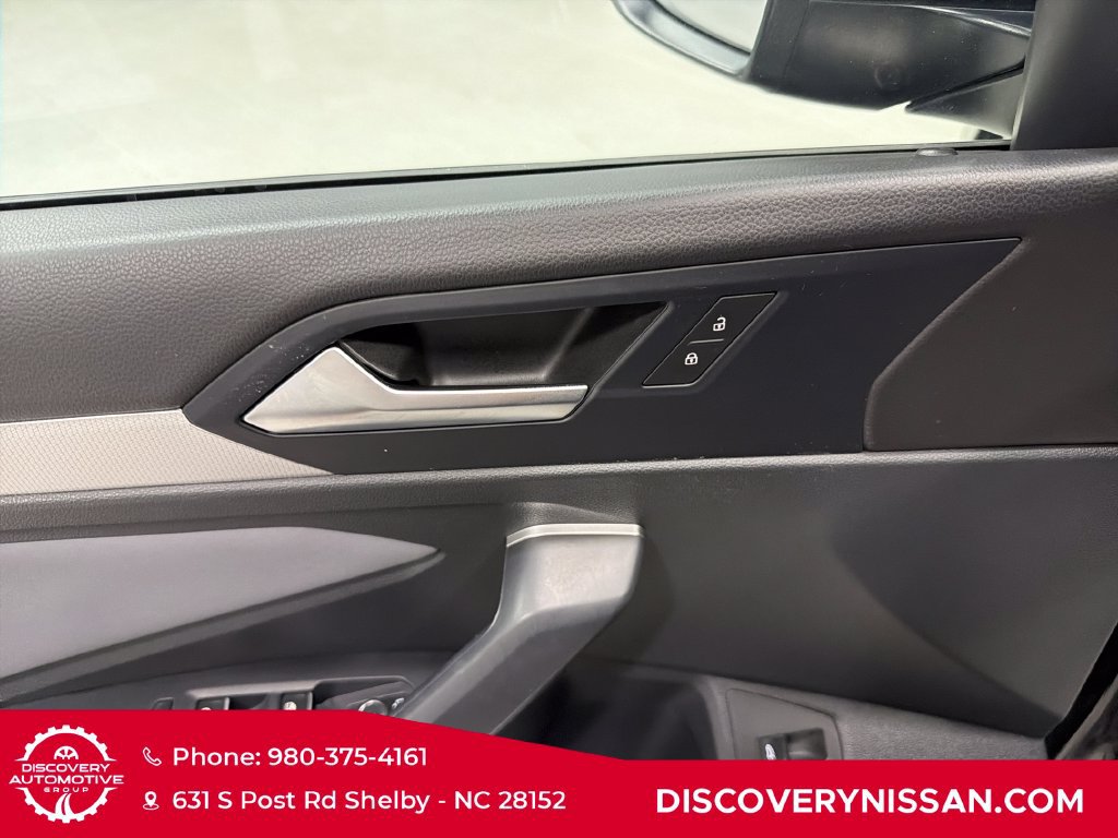 Used 2025 Volkswagen Jetta SE FWD image 11