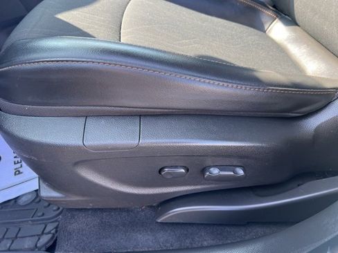 Used 2017 Chevrolet Trax LT w/ LT Convenience Package image 20