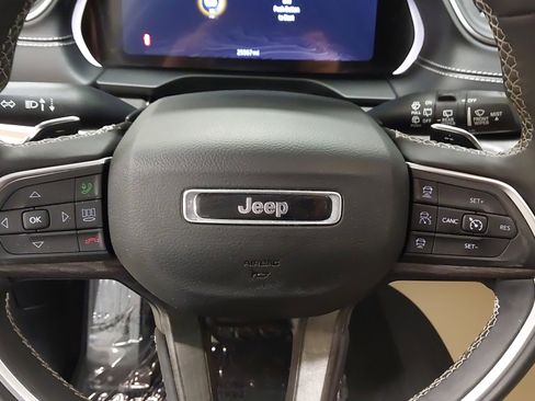 Used 2024 Jeep Grand Cherokee L Limited w/ Luxury Tech Group II image 35