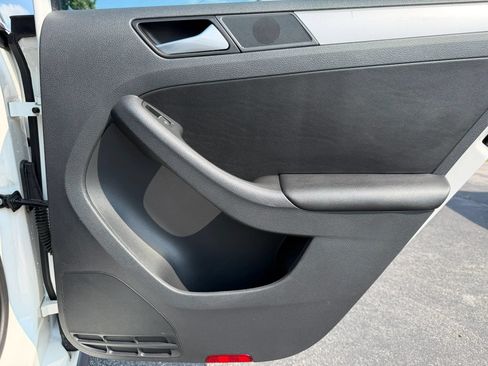 Used 2014 Volkswagen Jetta GLI Autobahn FWD image 19