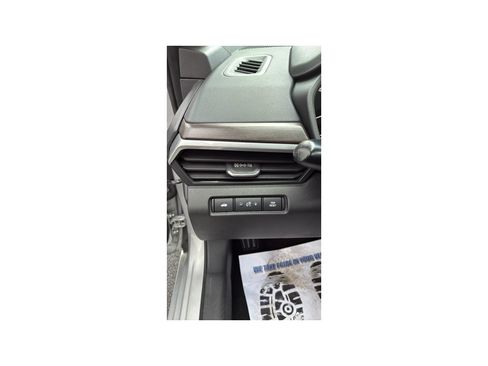 Used 2024 Nissan Altima 2.5 SV FWD image 14