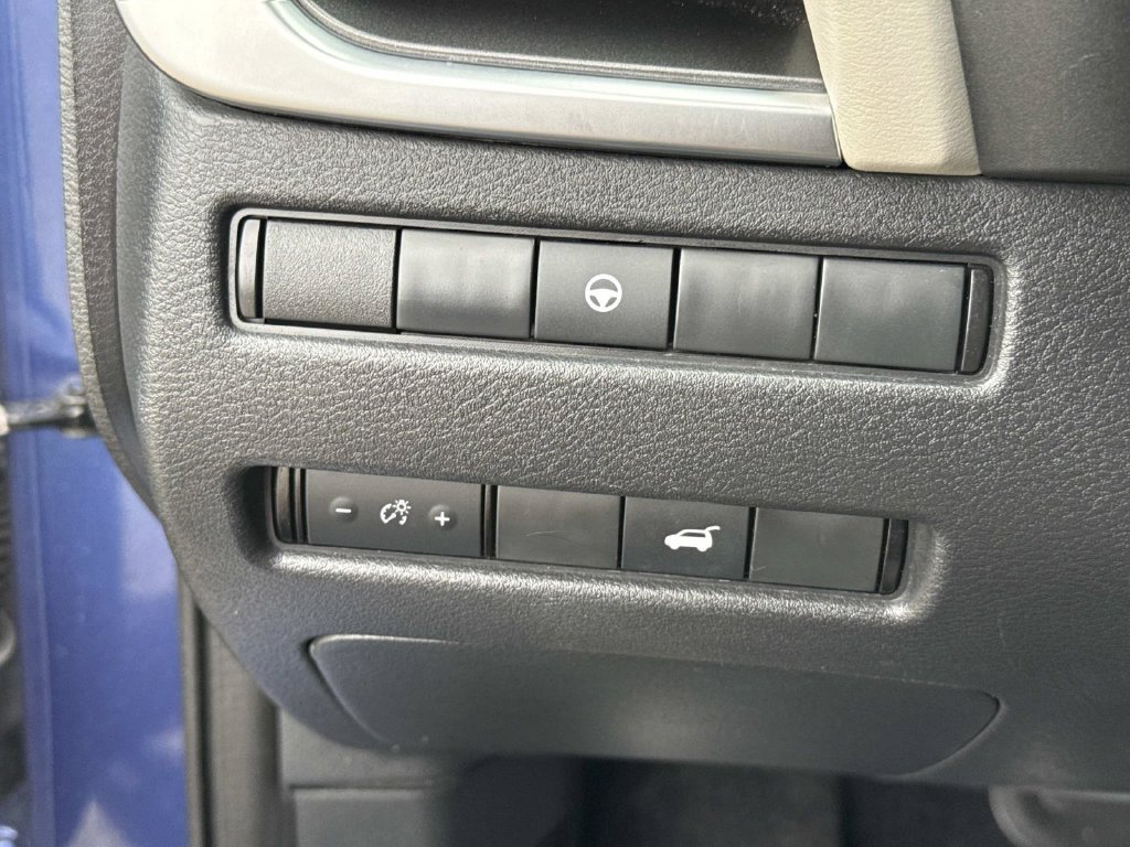 Used 2021 Nissan Rogue SV w/ Premium Package FWD image 42