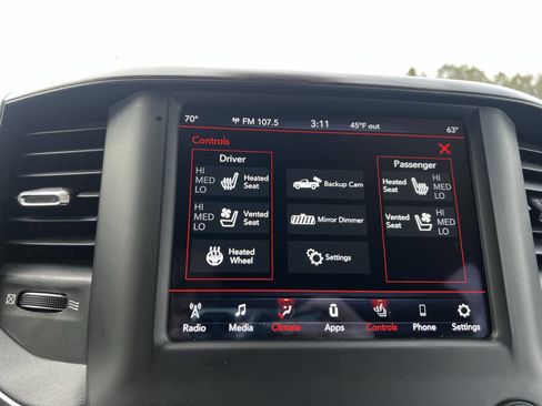 Used 2019 RAM 1500 Laramie image 28