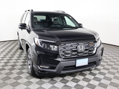 Used 2022 Honda Passport TrailSport image 3