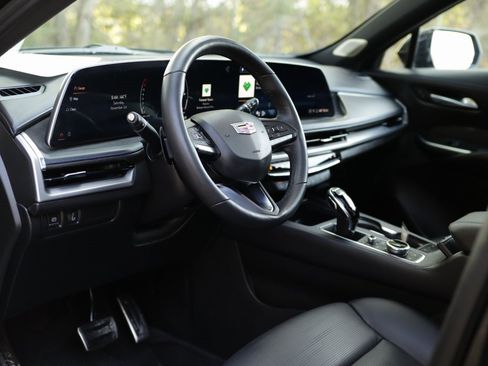 Certified 2024 Cadillac XT4 Sport image 9