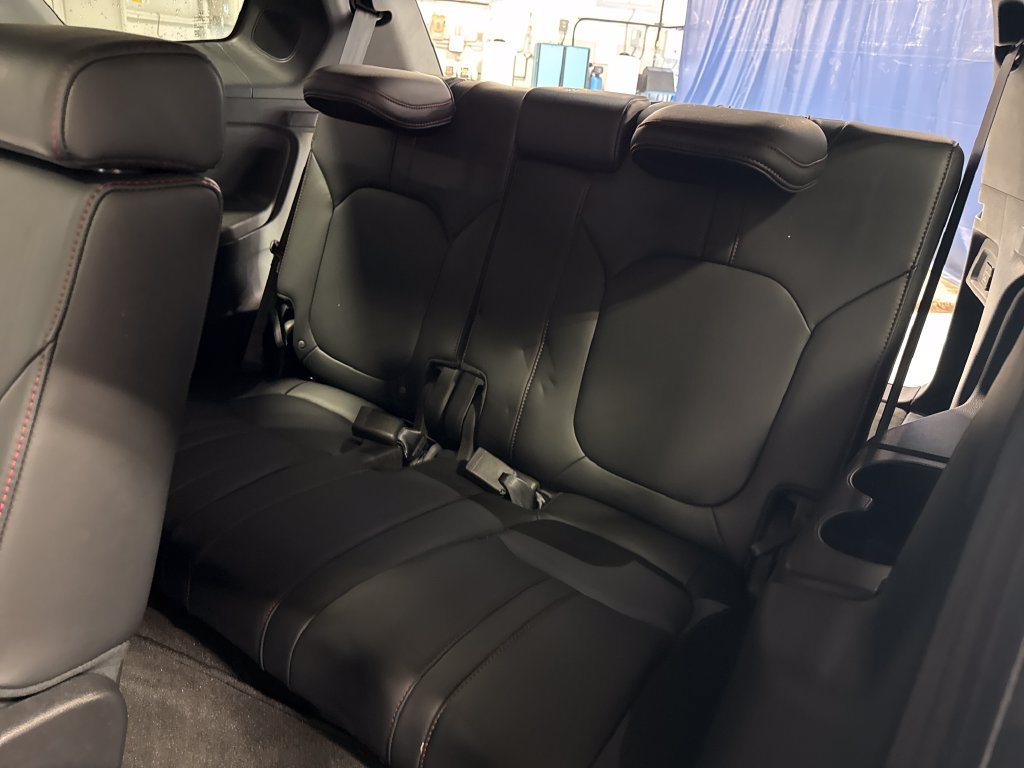 Used 2025 Honda Pilot Black Edition image 43