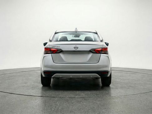 Used 2025 Nissan Versa SV image 7