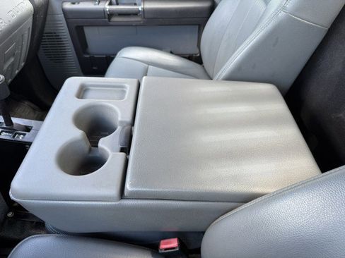 Used 2016 Ford F550 4x4 Regular Cab Super Duty image 23