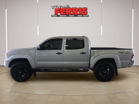 Used 2012 Toyota Tacoma 4x4 Double Cab w/ SR5 Pkg image 8