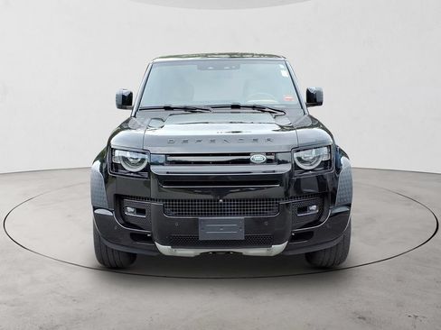 Used 2024 Land Rover Defender 110 V8 AWD/4WD image 2